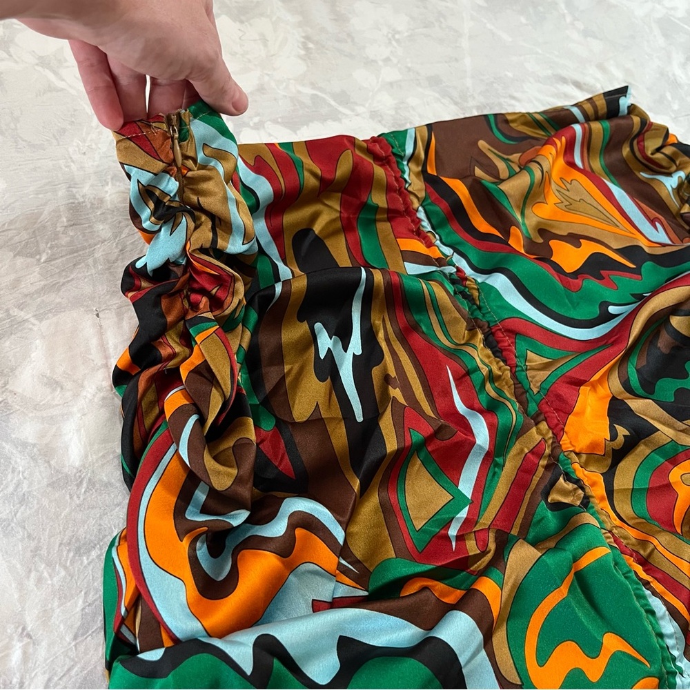 NWT PrettyLittleThing Plus Abstract Ruched Front Skirt Size 20 Multicolor - Picture 7 of 11